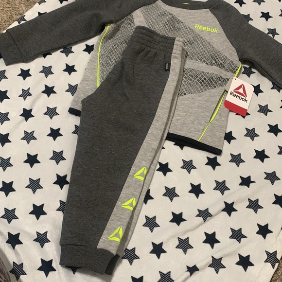 Reebok 2 Piece Crew Set - Picture 6 of 6
